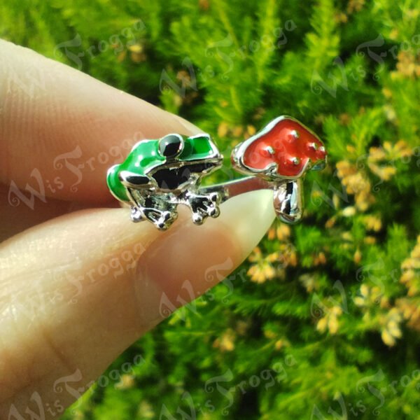 frog ring wis frogga Frog and Mushroom Enamel Ring