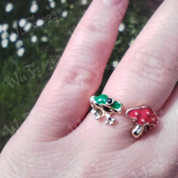 frog ring wis frogga Frog and Mushroom Enamel Ring